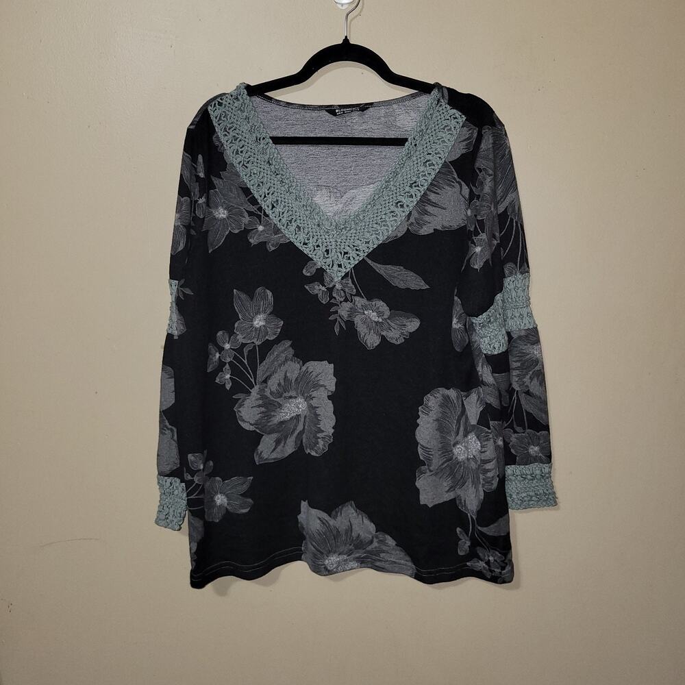BloomChic Women's‎ Plus Size 18-20 Floral Print Crochet Trim Top Black Gray Long